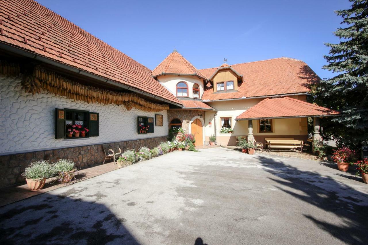 Moj Dom-Toplak Hotel Jursinci Luaran gambar