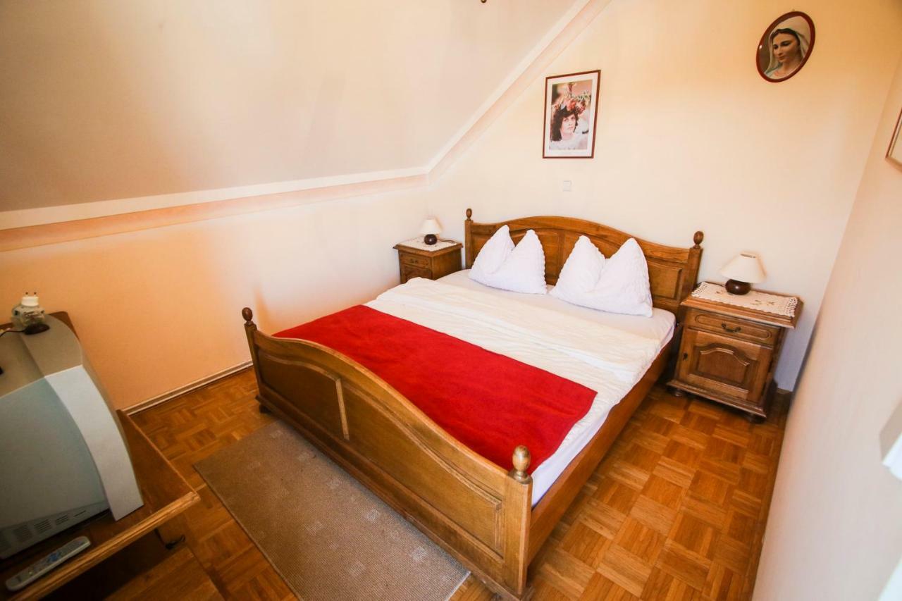 Moj Dom-Toplak Hotel Jursinci Luaran gambar